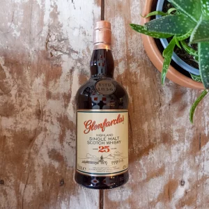 Whisky Glenfarclas 25 ans 40 % Ecosse vendu par Gare à la Cave à Bailleul